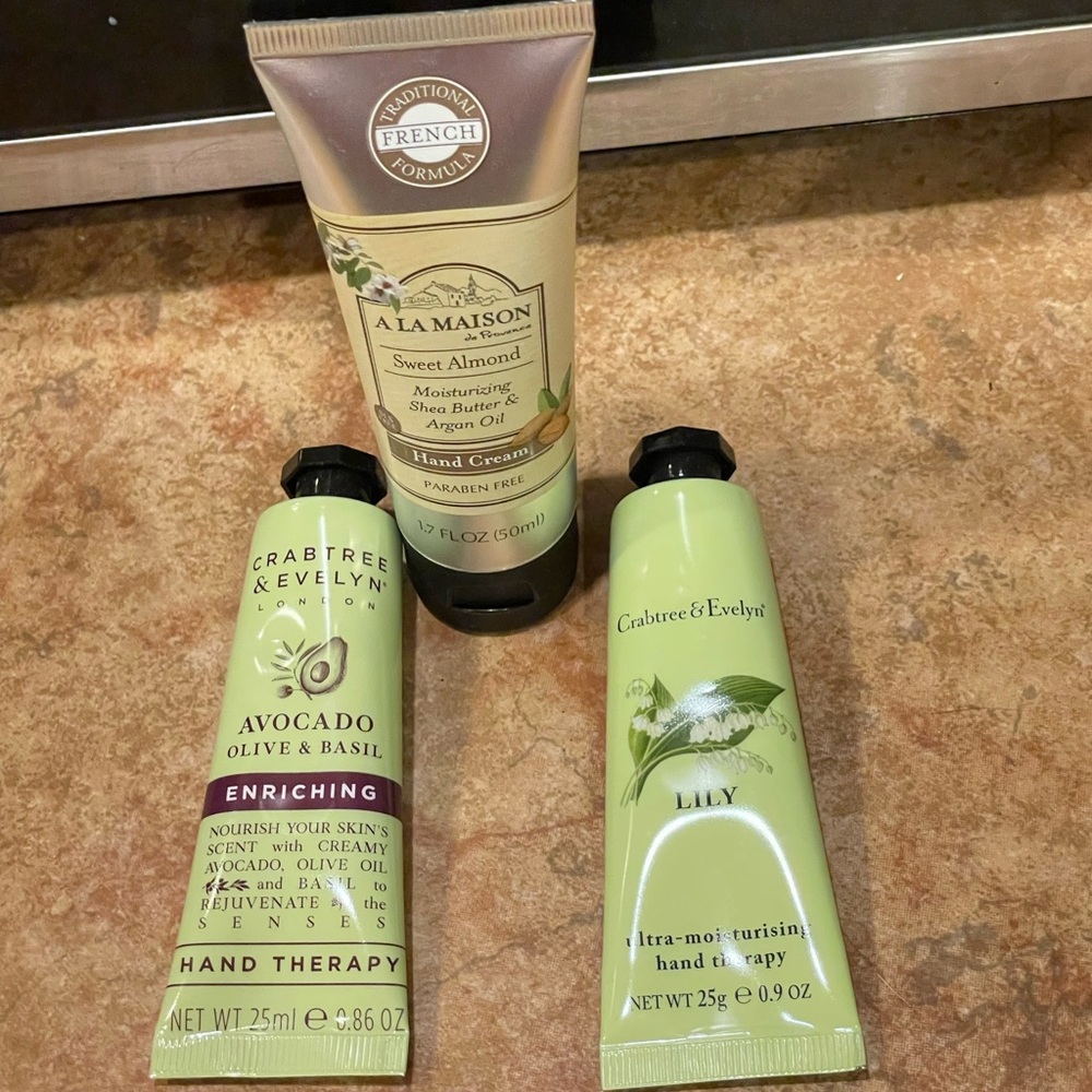 💠 Set of 3 NWT crabtree and Evelyn lotion & A La Maison hand cream
